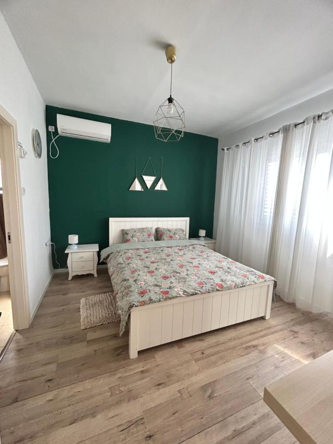 2 Bedrooms Apartment " Marcheliz " In Bat-Yam Бат-Ям Экстерьер фото