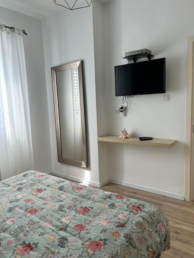 2 Bedrooms Apartment " Marcheliz " In Bat-Yam Бат-Ям Экстерьер фото