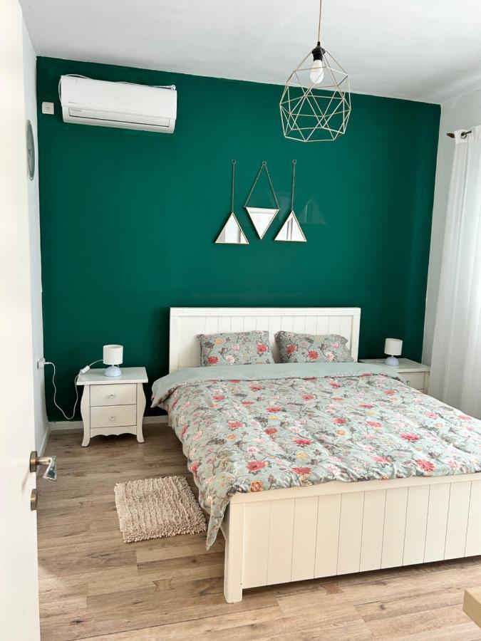 2 Bedrooms Apartment " Marcheliz " In Bat-Yam Бат-Ям Экстерьер фото