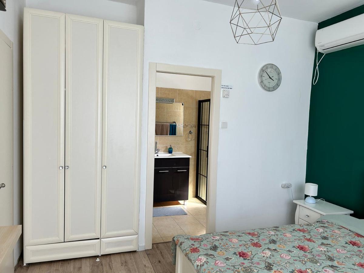 2 Bedrooms Apartment " Marcheliz " In Bat-Yam Бат-Ям Экстерьер фото
